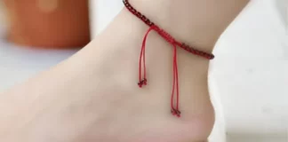 The meaning of wearing ankle bracelets