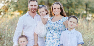 Mom and 4 children killed in fiery crash while traveling to see husband