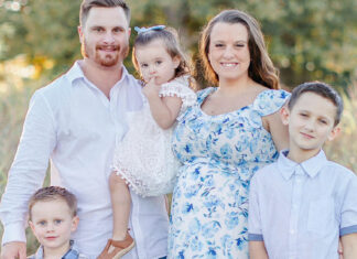 Mom and 4 children killed in fiery crash while traveling to see husband