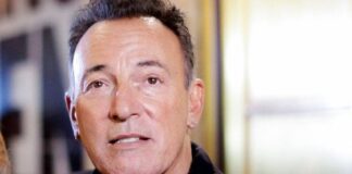 Bruce Springsteen slams Trump era during emotional concert speech that’s going viral