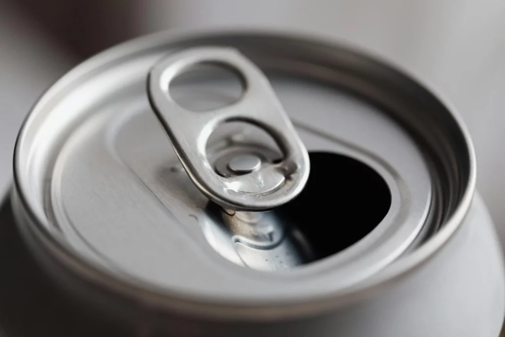 A sugar craving became a dangerous addiction with health consequences for a man who consumed 7 liters of soda for an entire decade.
