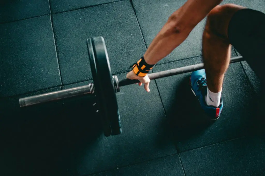 Dr. Hatchett, a neurologist, explains that the lack of physical activity, especially strength training, affects the brain negatively.