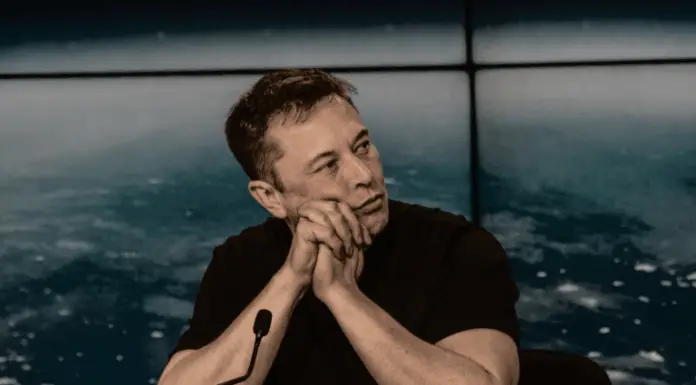 Elon Musk’s viral photo fuels speculation