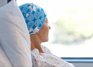 Woman shares four symptoms ‘ignored’ by doctors before being diagnosed with stage 4 cancer