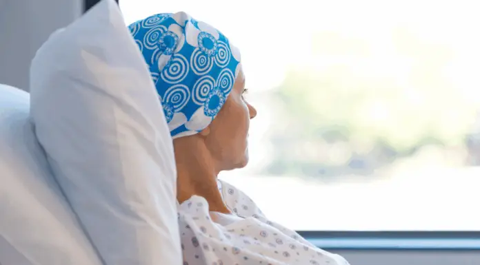 Woman shares four symptoms ‘ignored’ by doctors before being diagnosed with stage 4 cancer