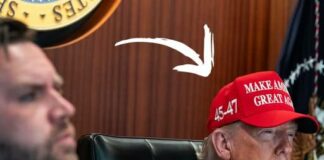 White House photo of Trump sparks conspiracy theory