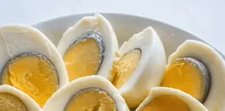 What causes the green ring around hard-boiled eggs?