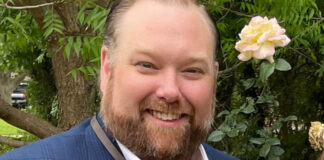 Texas dad got swept away while ‘holding tight to his babies,’ eyewitness says