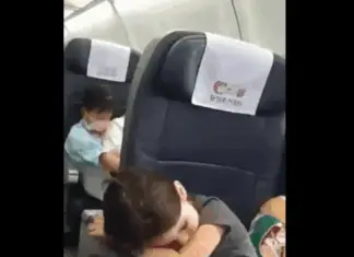 Entitled parents tried to ban me from eating on a plane—Guess who caused the real scene