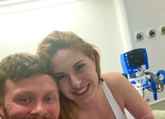 14 years into our marriage, I uncovered my husband’s hidden phone and the shocking truth it held