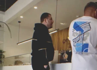 Rude man insults a woman at the airport, not knowing he’ll soon regret it