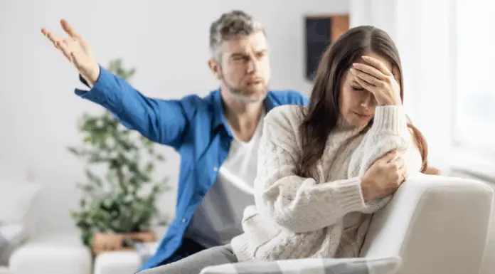 Private investigator reveals the one sentence that means ‘your partner is cheating’