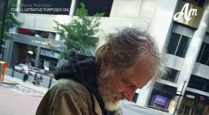 I bought food for a poor old man and his dog – what I found on my doorstep the next morning shocked me