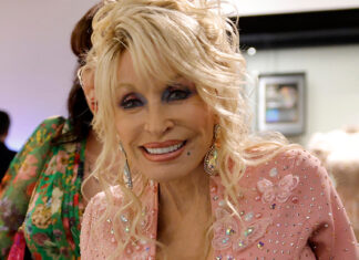 Health concerns grows for Dolly Parton as sister requests prayers