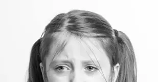 I returned to an empty house: my husband, my daughter, and their belongings were missing — her AirTag led me to the airport