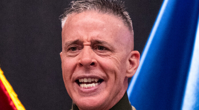 Border Patrol commander praises agents who killed Alex Pretti and offers surprising theory