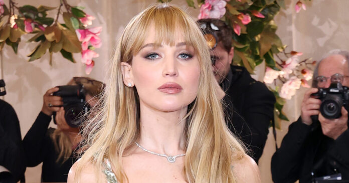 Jennifer Lawrence’s ‘naked dress’ turns heads at the Golden Globes