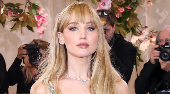 Jennifer Lawrence’s ‘naked dress’ turns heads at the Golden Globes