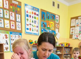 Five-year-old girl won’t sit at school — teacher sees something wrong with her skirt, cries, and calls 911