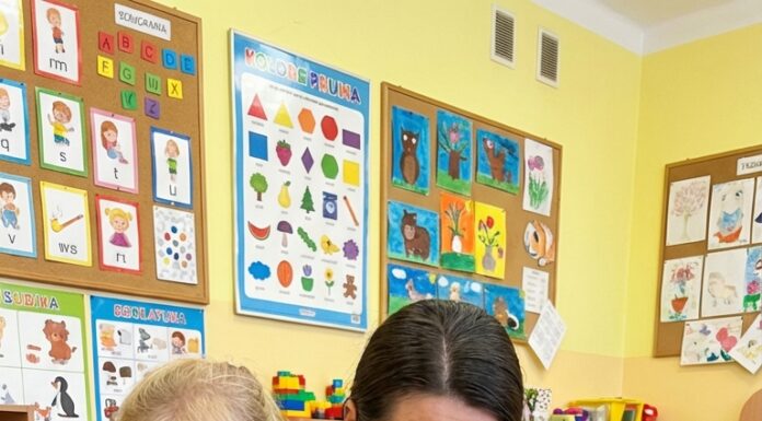 Five-year-old girl won’t sit at school — teacher sees something wrong with her skirt, cries, and calls 911