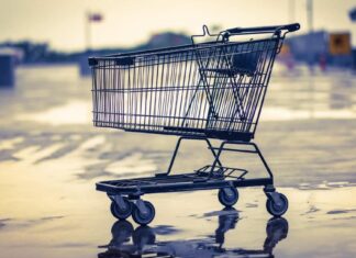 What sets apart people who return the shopping cart from those who don’t?