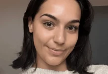 Woman, 26, with excessive itching diagnosed herself with cancer after being dismissed by doctors