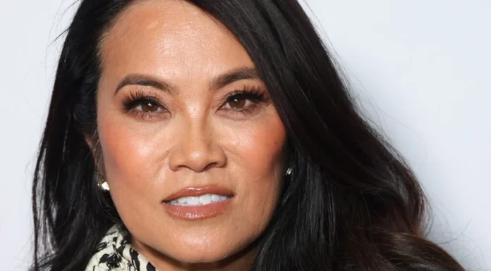 5 stroke signs every woman should know after Dr. Pimple Popper star suffers stroke while filming