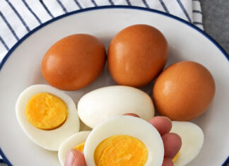 The surprising truth about eating eggs every day