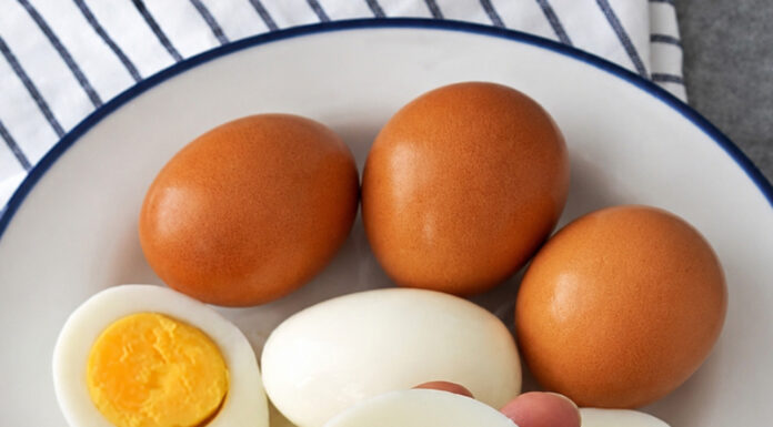 The surprising truth about eating eggs every day