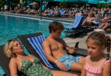 An entitled woman stole the resort chairs my 8-year-old daughter and I had reserved
