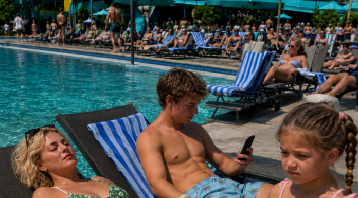 An entitled woman stole the resort chairs my 8-year-old daughter and I had reserved